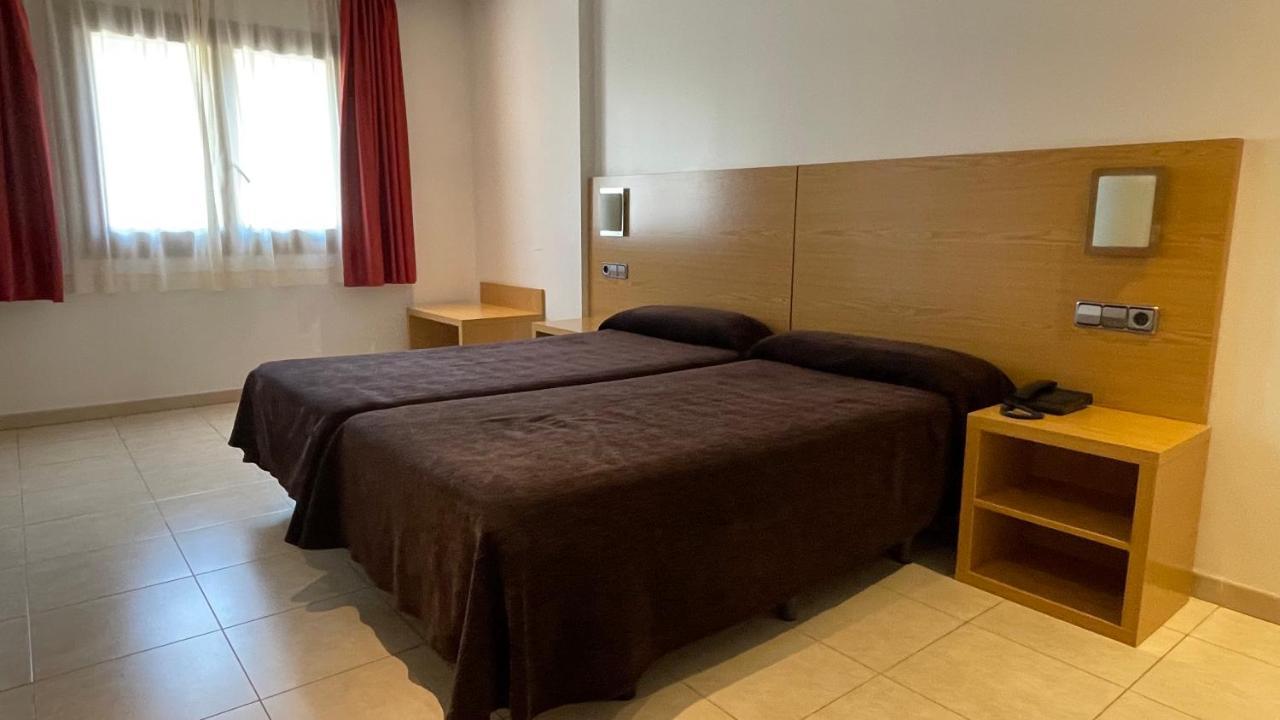 Hotel Font Del Pla La Jonquera Eksteriør billede